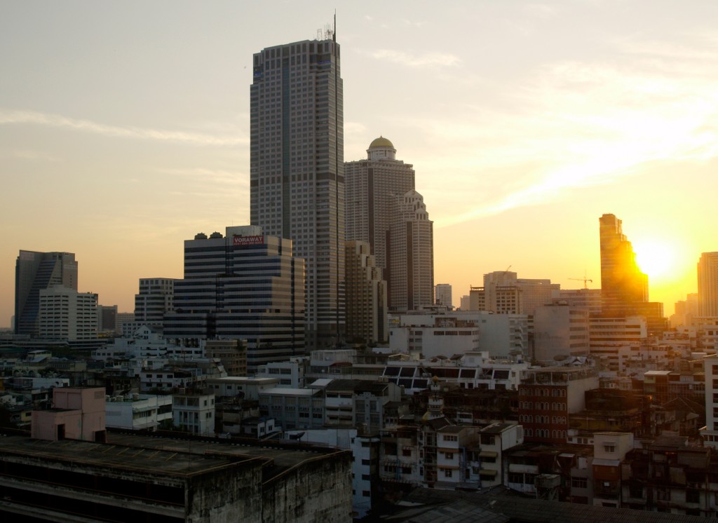 Solnedgang over Silom