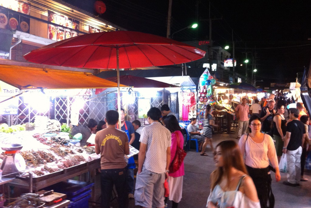 Natmarkedet i Hua Hin er en livlig affære